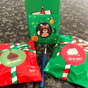 Woobles cute winter holiday kits, fawn, chestnut, ice skates, crochet hook NWOT